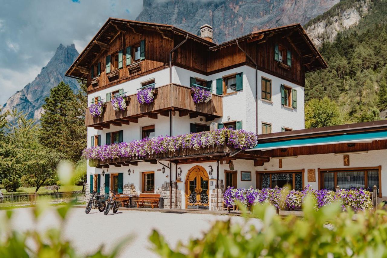 Locanda Montana San Vito di Cadore Eksteriør billede